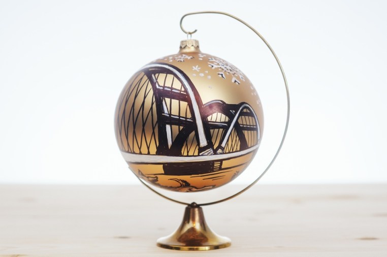 Bombka Małgorzaty Iwanowskiej - Ludwińskiej